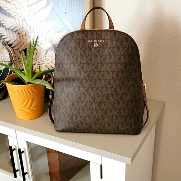 Michael kors cindy backpack deals